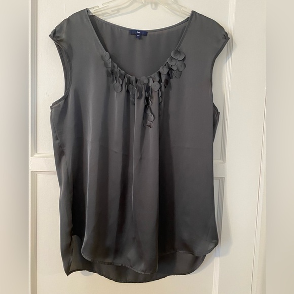 NWOT GAP sleeveless adorned scoop neck tank top shell evening formal blouse 🩶 - Picture 2 of 8